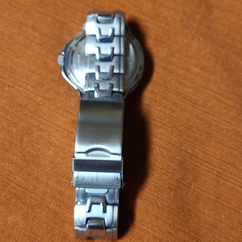 Lorus Watch - Picture 4 of 6
